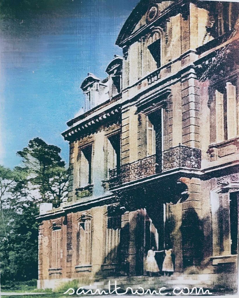 Les belles demeures du XIX ème – Le château des Roches